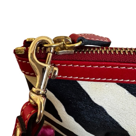 Dooney & Bourke animal print mini wristlet red black - Picture 7 of 8